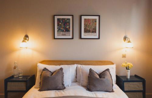 Luxury House Sleeps 14 With Secret Bar Near Bath - Photo 53