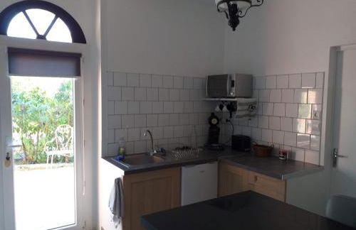 Chez Celine et Philippe appartement dans propriété de charme avec piscine - Foto 13