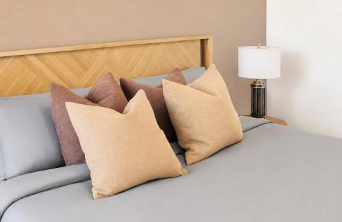 Resort-Style APT with Pool, Gym & Parking 10min to Disneyland - Foto 49