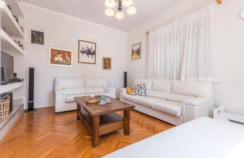 Cozy Home In Tinj With Kitchen - Photo 3