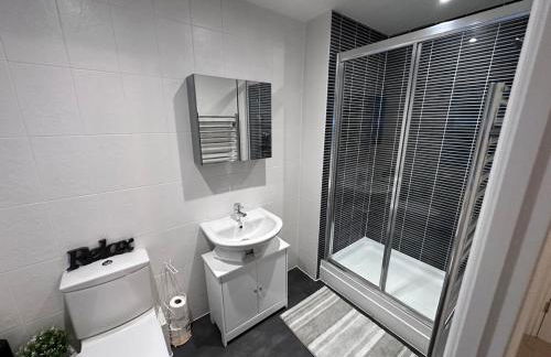 Elegant 5 Bed 5 Bath Home - Foto 7