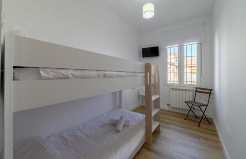 APT-Inside the Wall-Family,Games,Relax,History - Foto 44