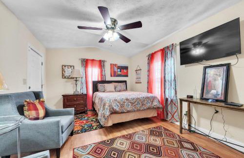 Charming Coastal Retreat in Bay St Louis home - Photo 23