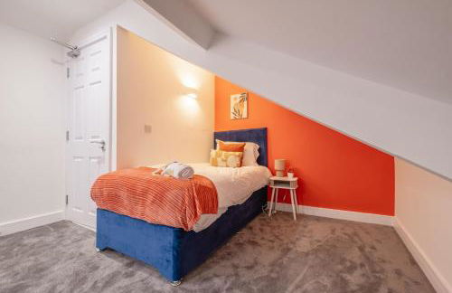 8 Bedroom, 8 En suite, 12 beds, Fast Wifi, Contractors, Parking - Foto 1