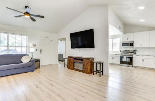 Pool, Basketball and BBQ! Glendale Group Getaway - Foto 5