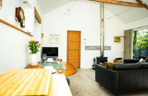 Cosy Rural Barn with Private Garden & Forest - The Cart Barn - Foto 7