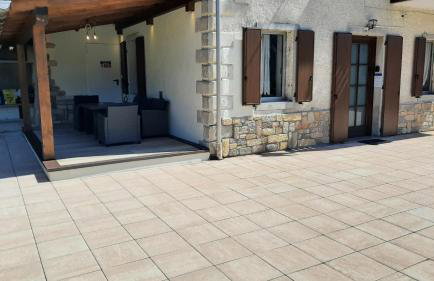 CAMPO BASE CADORE con parcheggio auto e garage moto - Foto 5