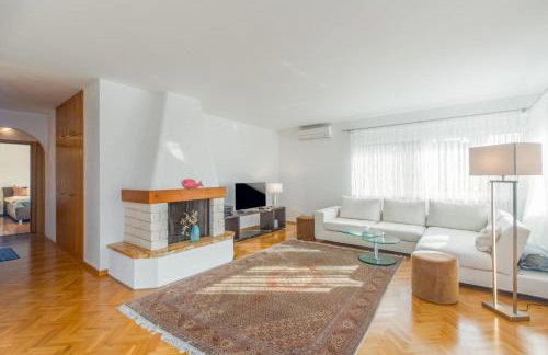 Elegant two-bedroom apartment with terrace in Rovinj - Photo 8