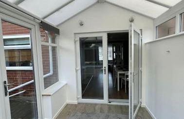Stunning Open Plan 3 Bed House - Driveway & Garden - Foto 18