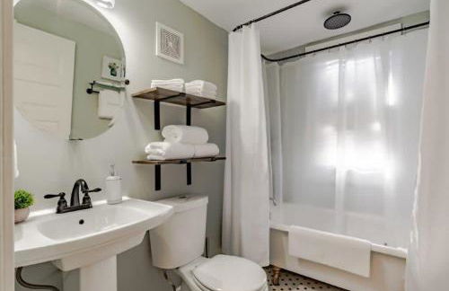 Dauphin District Darling #4 Downtown, Dining - Photo 12