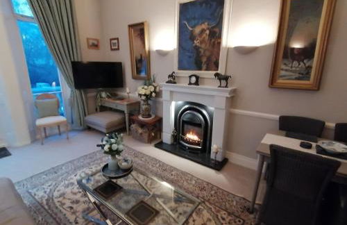 Warwick Square - Photo 4