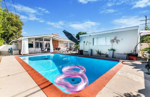 SoCal Retreat with Pool and Spacious Backyard - Foto 34