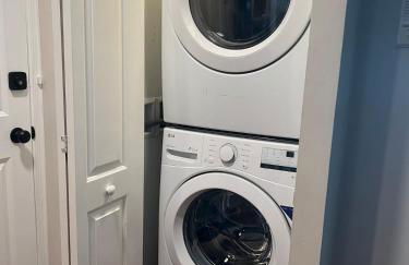 The Banksy-Free Parking -4 bedroom w King bed- Firepit Rooftop near United Center - Foto 29