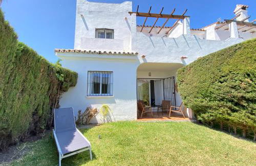 Townhouse w/sea view & garden - Photo 17