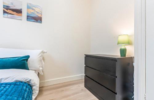 Stylish Apartment in Central London with Parking - Foto 23