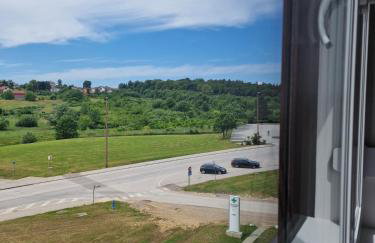 Apartment Queen, self check-in, free private garage parking - Foto 29