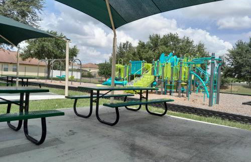 Private pool villa with game room close to theme parks! - Foto 57