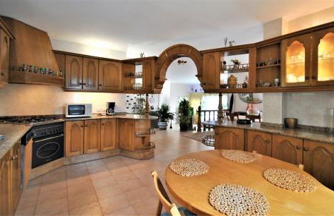 Holiday villa in 10 min from Fuengirola beach with sea views pool BBQ parking WiFi aircon big garden - Photo 6