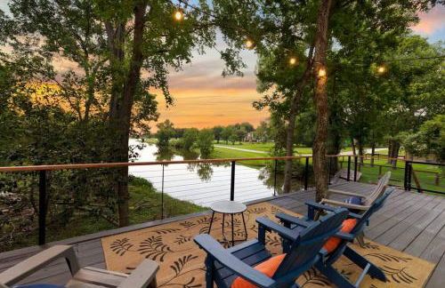 LUX Treehouse on Private Lake next to Lake Conroe with Game room, Paddleboards, Lake Views, and more! - Foto 39