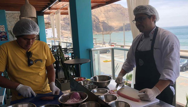 Taller de cocina con vistas al Pacífico