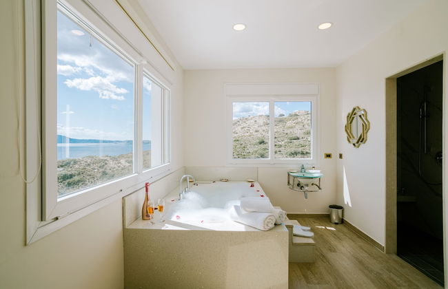 The Three Graces - Photo 33