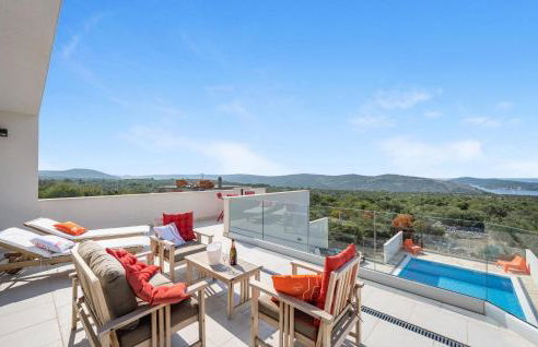 4 Bedroom Stunning Home In Jarebinjak - Photo 2