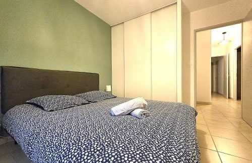 Le Parc Jean Édouard - Spa avec jacuzzi privé - Superbe villa 4 chambres - 9 couchages - 6 lits - Poêle - Parking - Climatisation réversible- Terrasse ombragée et grand jardin - Foto 38