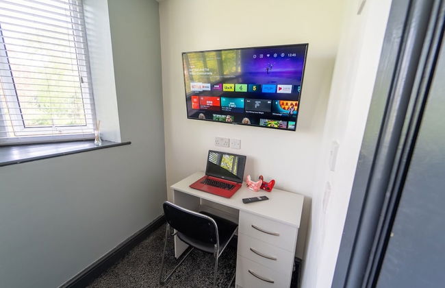 Spacious 1-bed Studio in Birmingham - Photo 2