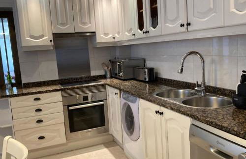 Los Cedros, gran chalet con piscina y apartamento en Navacerrada - Foto 9