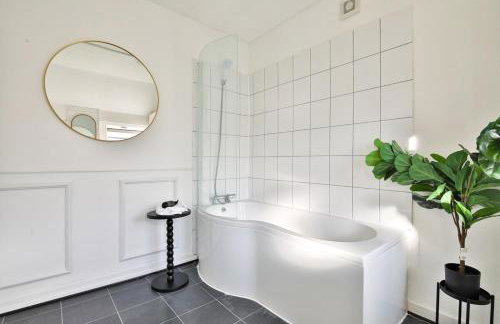 Beautifully Designed Flat with Full Amenities - Photo 48