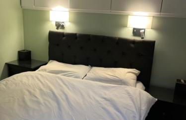 Kensington apartment with 2 bedrooms 1 living room and Patio - Photo 7