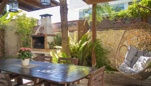 Casa adosada con piscina comunitaria Solo familias no grupos de jovenes - Foto 3