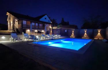 Natura Lux Holiday House with Pool and Jacuzzi - Foto 32