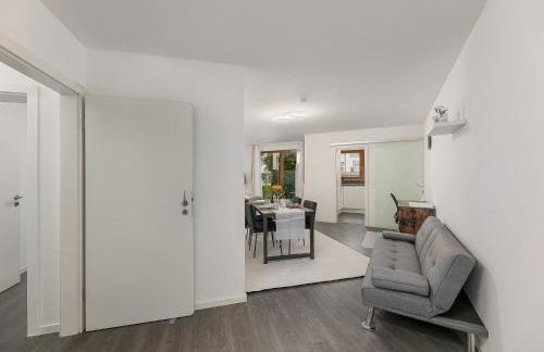 Rob's Flat - Moderne 3-Zimmer-Ferienwohnung mit Terrasse, 6 Schlafplätzen, 2 Min S-Bahn, Weil der Stadt bei Stuttgart - Foto 5
