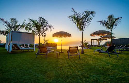 Apartamento de Lujo con Jacuzzi Privado, Piscina y Vistas al Mar - Foto 67