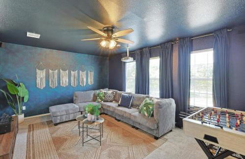 Colonial Style Retreat ft Pool Cinema jacuzzi - Foto 20