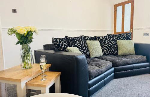Bolton Terrace - 2 Bedrooms - Sleeps 4 - Photo 17