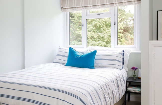 Stunning 5BR Home With Pool - 5 min to Beach - Foto 36