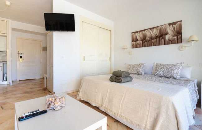 Studio in Marbella Near Romana Playa Beach - Photo 2