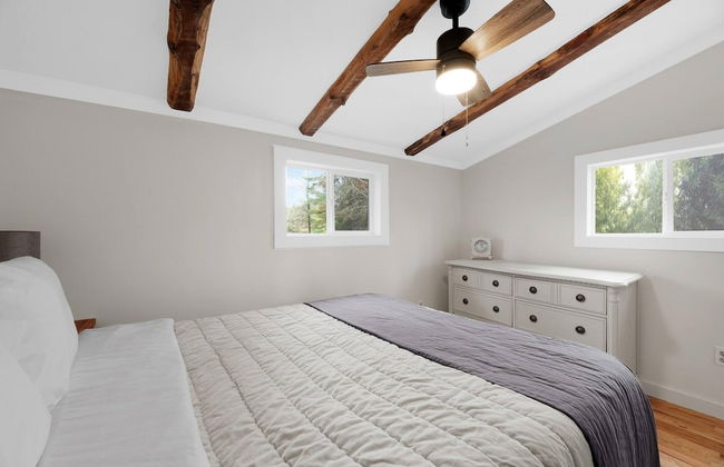 Lake View Hot Tub Modern A-frame - Foto 15