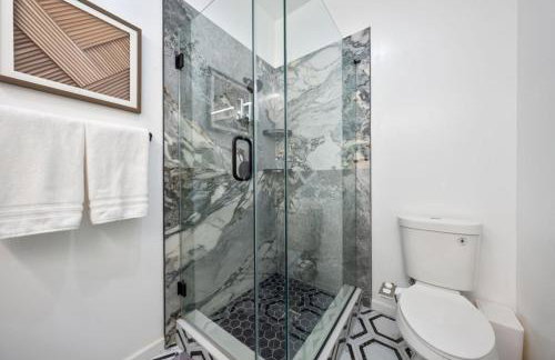 NYC Skyline Views • Near Times Sq • Rooftop Deck - Foto 20