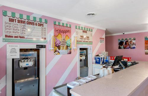 Great Town Home with Lazy River - Foto 19