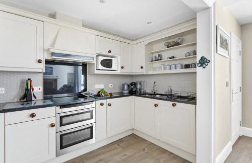 Sovereign House - Close to harbour with parking - Foto 22