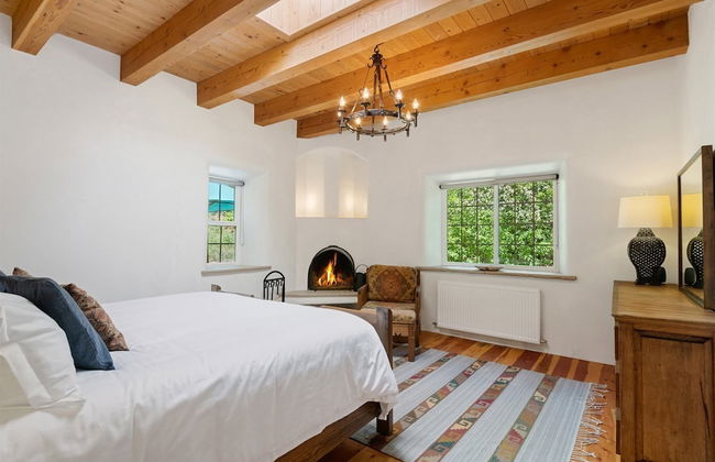 El Torreon - Exclusive Luxury Home, Nestled Next to Water and Trees - Foto 8