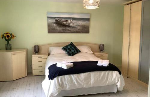 Benllech Sea View bungalow, Dog Friendly sleeps 6 - Foto 14