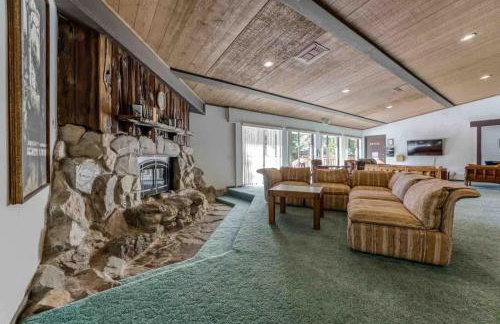 TahoeCozy with Pool Hot Tub and Near Northstar - Foto 41