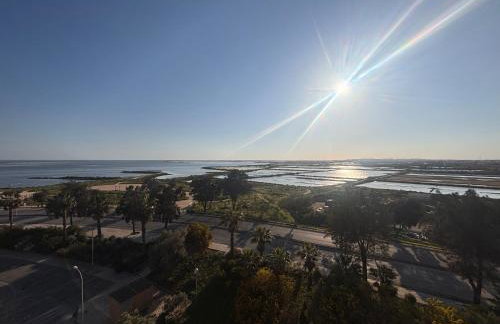 Modern luxury apartment with pool and ocean view - Photo 5