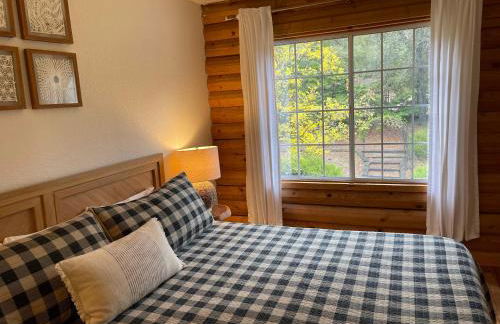 Log Cabin w/ pool, spa, game room, sleeps 20 - Foto 50