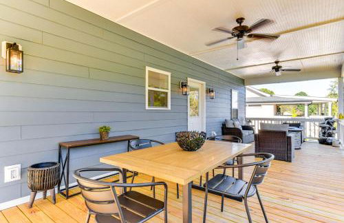 Waterfront Lake Hickory Retreat with Private Dock! - Foto 13