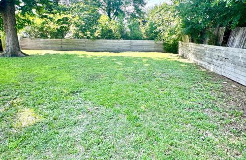 Soothing Greens Color Peaceful 3 BR 1BA Dwelling - Foto 22